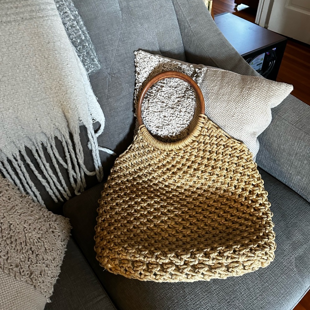 Rare Vintage Trina Turk Large Jute Macramé Tote Wooden Ring Handles - Picture 3 of 7